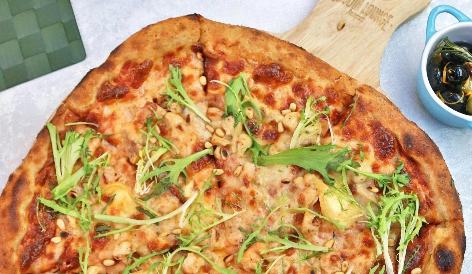 Pulled chicken pizza