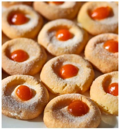 Apricot jam cookie from the Choijin finger food special set menu.